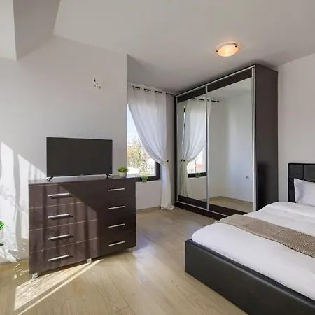 1-bedroom Апартаменты *